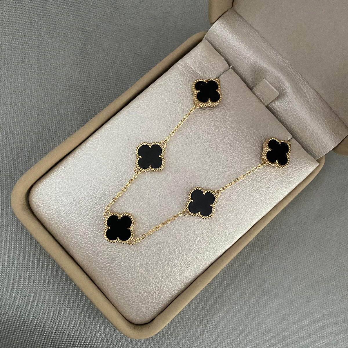 Combo Pulsera + Gargantilla Trébol Dorado